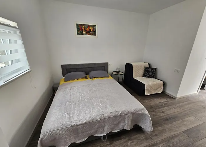 Mario Nv - Apt. For 2-3 Persons With Terrace Apartamento Novi Vinodolski